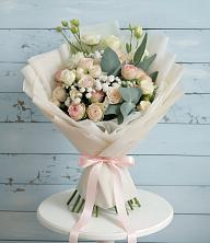 Букет цветов из:  Розы и Лизиантусы в Поселок дома отдыха Огарево