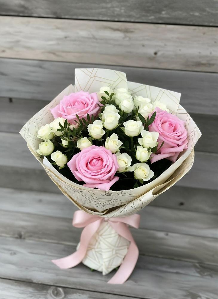 Букет цветов из: Розы в Поселок дома отдыха Огарево