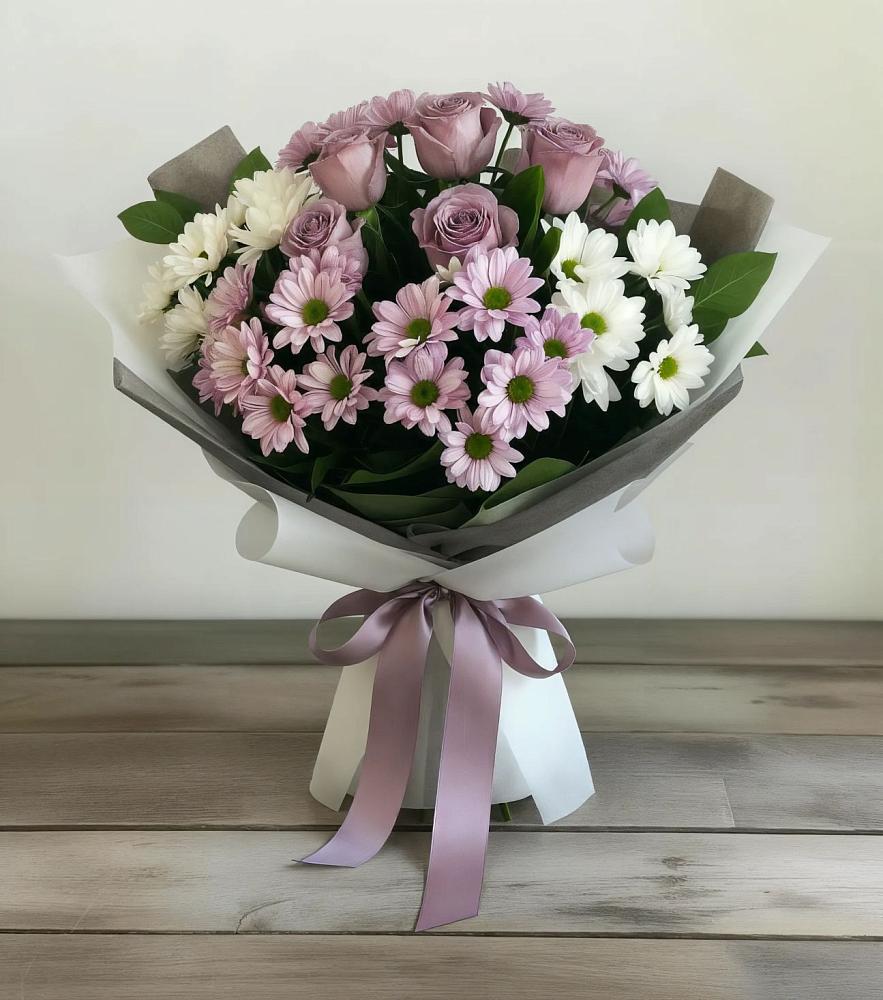 Букет цветов из: Хризантемы и Розы в Поселок дома отдыха Огарево