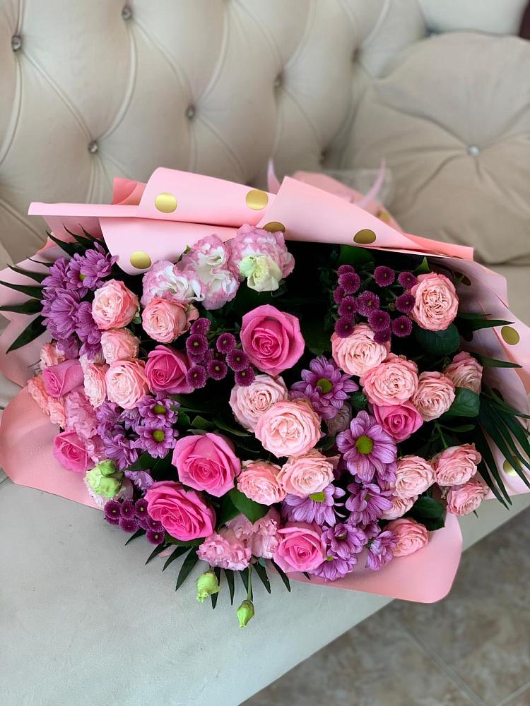 Букет цветов из: Хризантемы, Розы и Лизиантусы в Поселок дома отдыха Огарево