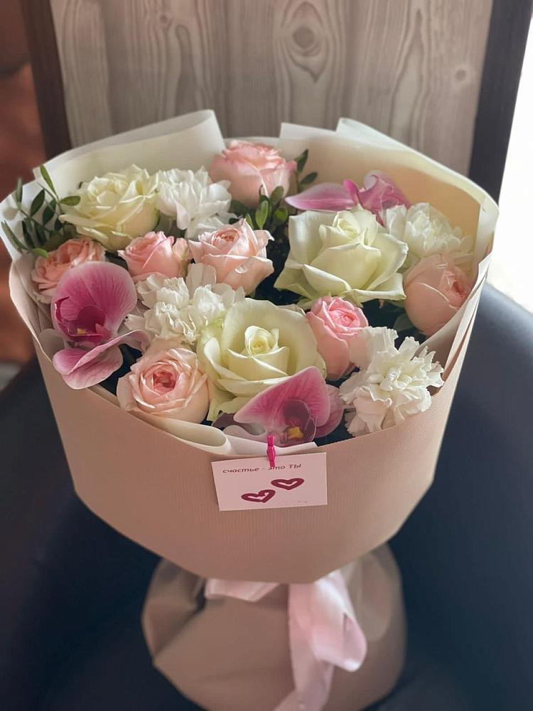 Букет цветов из: Орхидеи, Розы и Гвоздики в Поселок дома отдыха Огарево