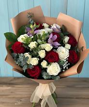 Букет цветов из:  Розы и Альстромерии в Поселок дома отдыха Огарево