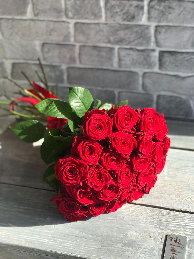 Букет Красные розы Фридом в Поселок дома отдыха Огарево