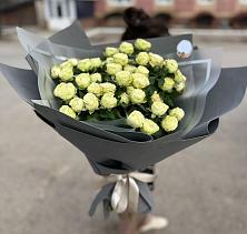 Букет Белые кустовые розы Солинеро в Поселок дома отдыха Огарево