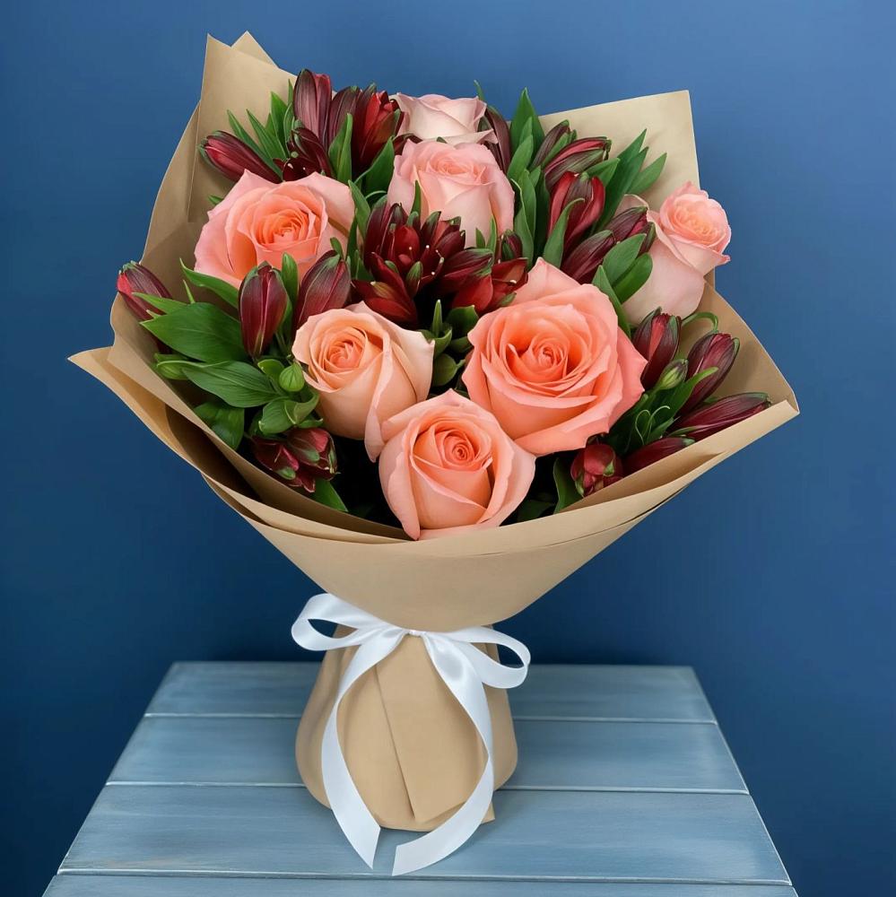 Букет цветов из: Розы и Альстромерии в Поселок дома отдыха Огарево