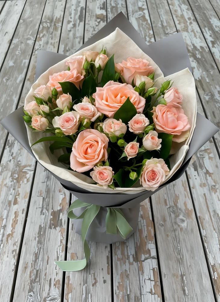 Букет цветов из: Розы в Поселок дома отдыха Огарево