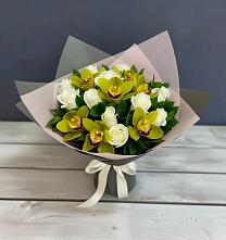 Букет цветов из:  Орхидеи и Розы в Поселок дома отдыха Огарево