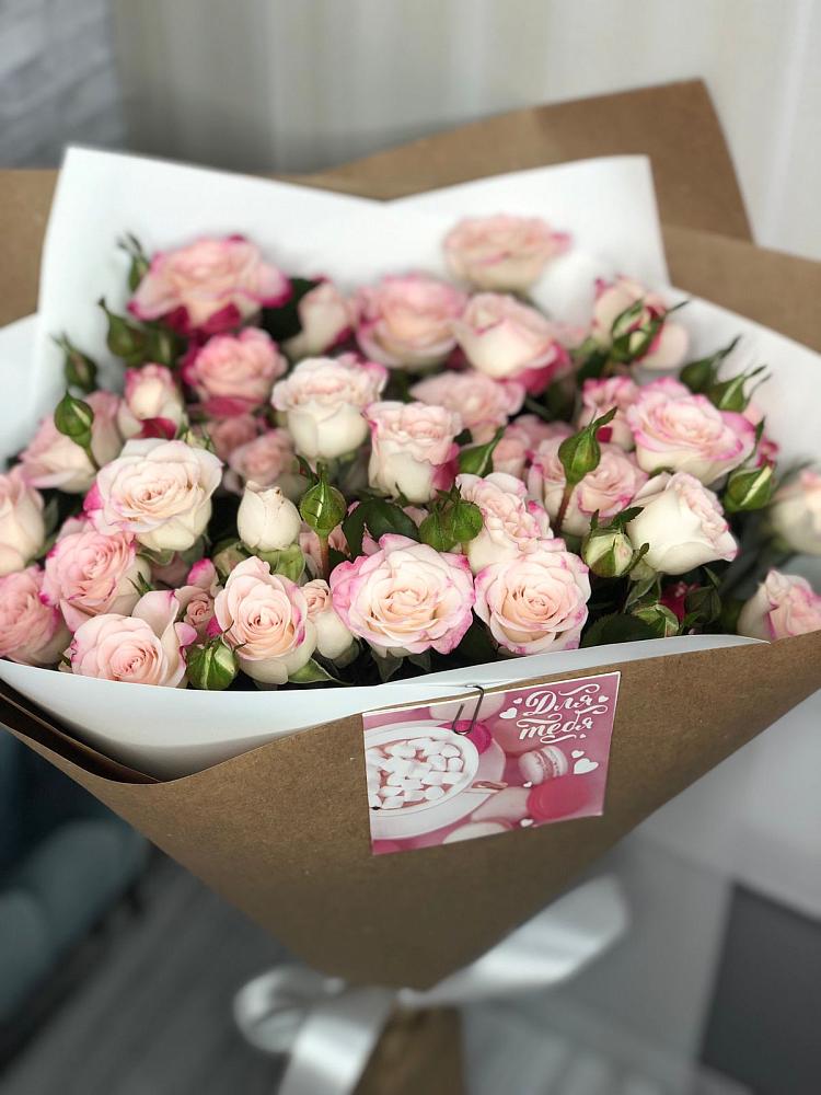 Букет цветов из: Розы в Поселок дома отдыха Огарево