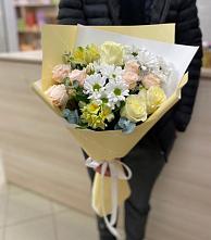 Букет цветов из:  Альстромерии, Розы и Хризантемы в Поселок дома отдыха Огарево