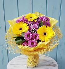 Букет цветов из:  Хризантемы и Герберы в Поселок дома отдыха Огарево
