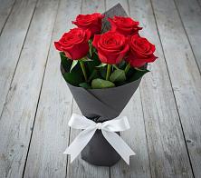 Букет 5 Красных роз Эдлесс Лав в Поселок дома отдыха Огарево
