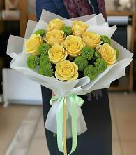 Букет цветов из:  Хризантемы и Розы в Поселок дома отдыха Огарево