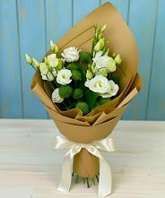 Букет цветов из:  Хризантемы и Лизиантусы в Поселок дома отдыха Огарево