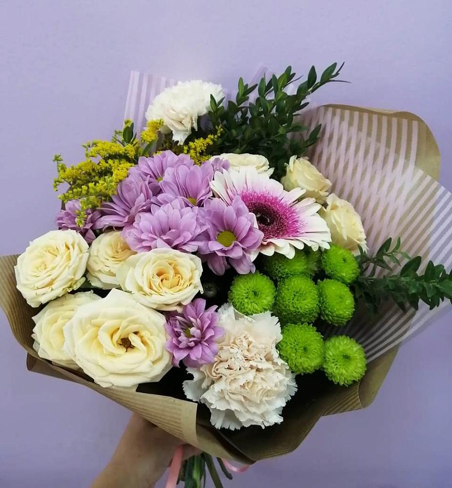 Букет цветов из: Хризантемы, Розы, Гвоздики и Герберы в Поселок дома отдыха Огарево