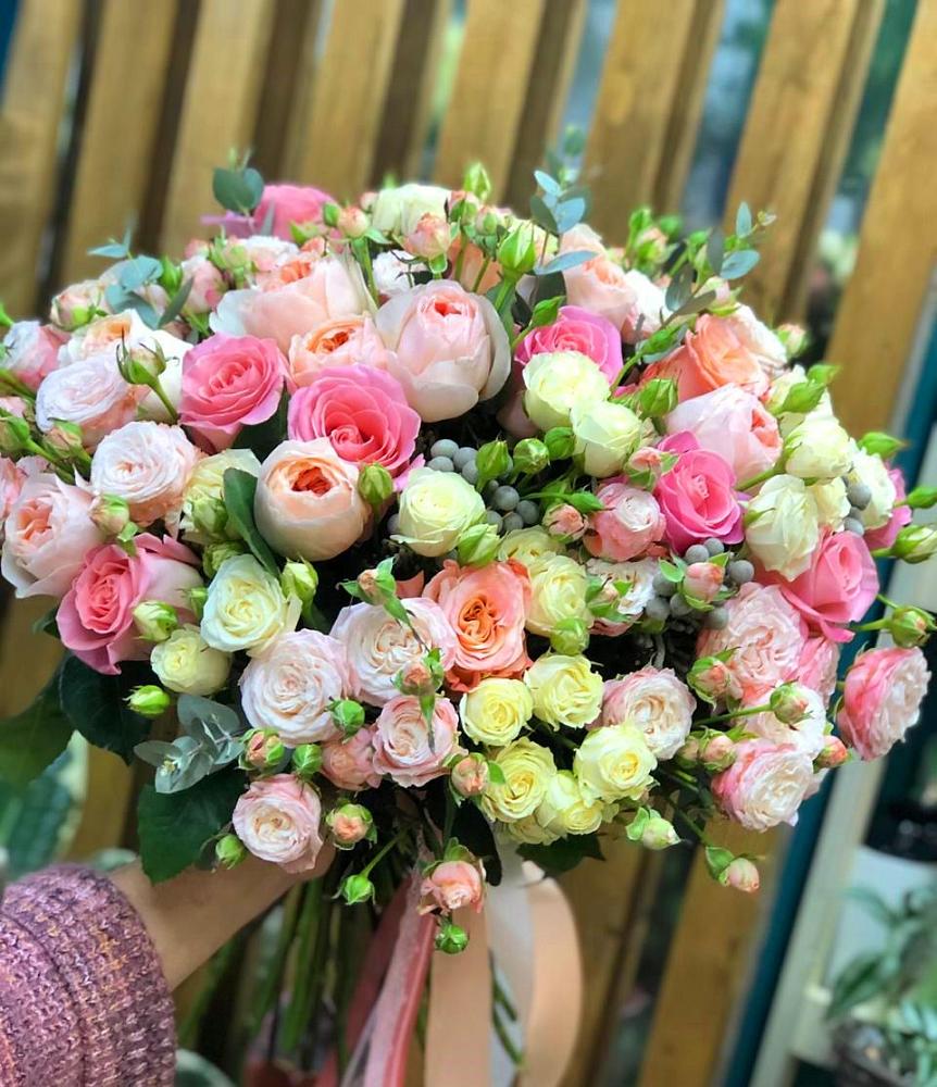 Букет цветов из: Розы в Поселок дома отдыха Огарево