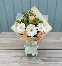 Букет цветов из:  Герберы, Розы и Хризантемы в Поселок дома отдыха Огарево