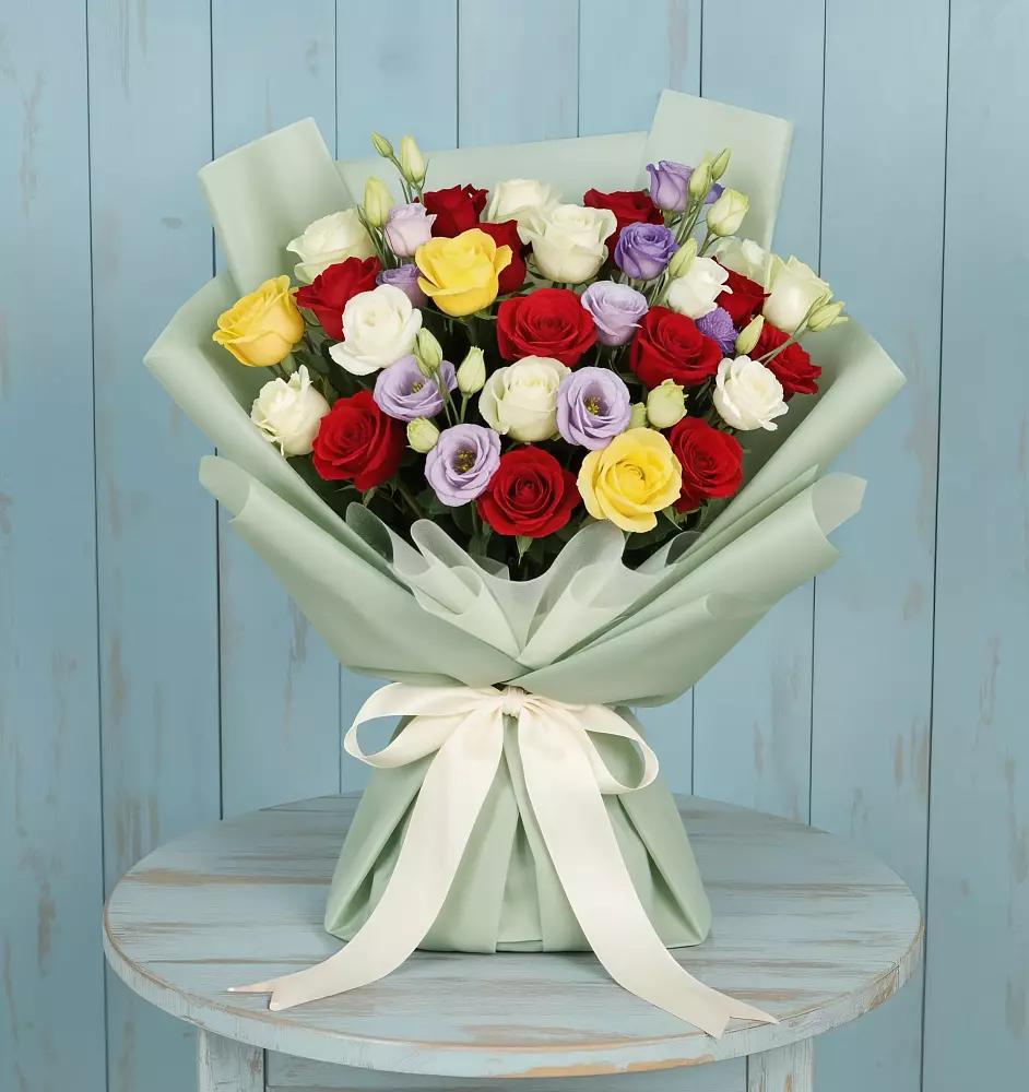 Букет цветов из: Розы в Поселок дома отдыха Огарево